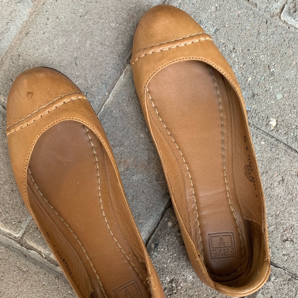 Frye Company leather flats